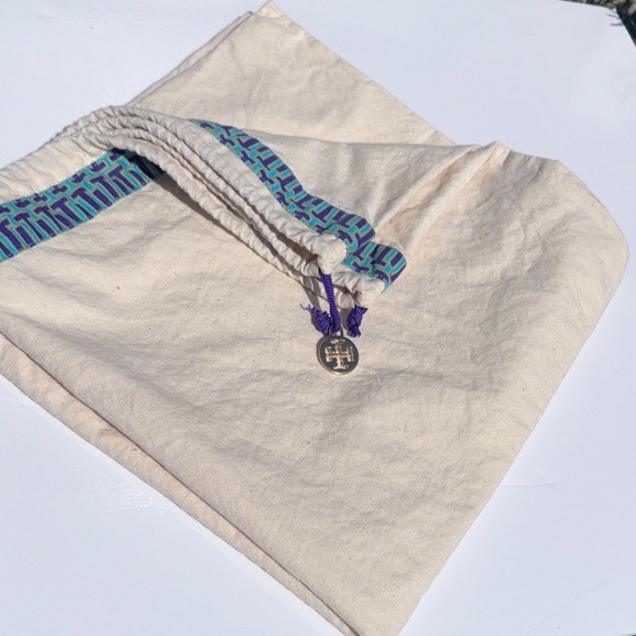 Tory Burch Dustbag 21” x 22” - Picture 1 of 4